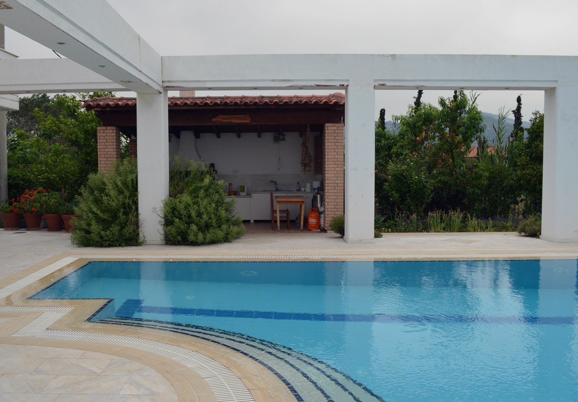 Olive Mansion Suites Marathón Dış mekan fotoğraf